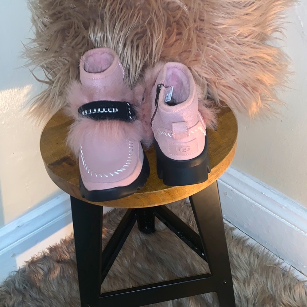 UGG Pure